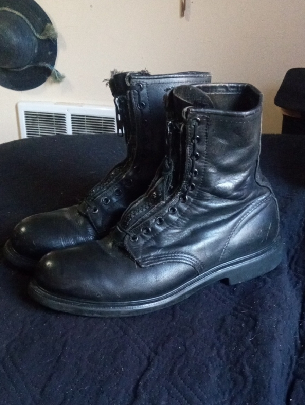 Red Wing Shoes Black Leather 8-Eye Combat Style Steel Toe Boots 10.5